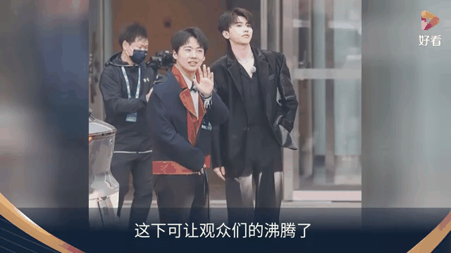 莱万多夫斯基回归赛场，惊险取胜首场状态亮眼，IG观众沸腾！