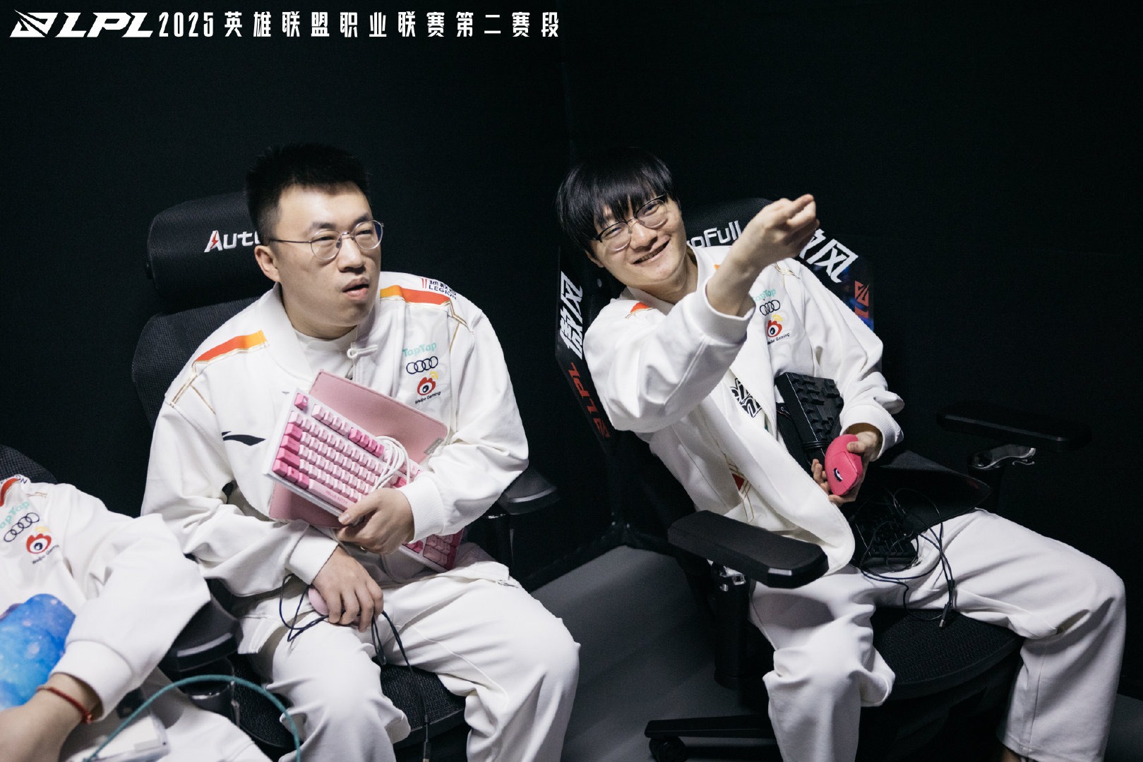 Doinb爆冷击败加拿大队，惊险取胜引爆全场！(doinb宣布离婚了)